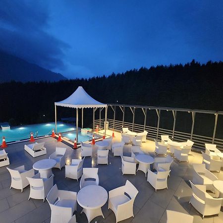 The Orchard Greens Resort - A Centrally Heated Property Manāli Esterno foto