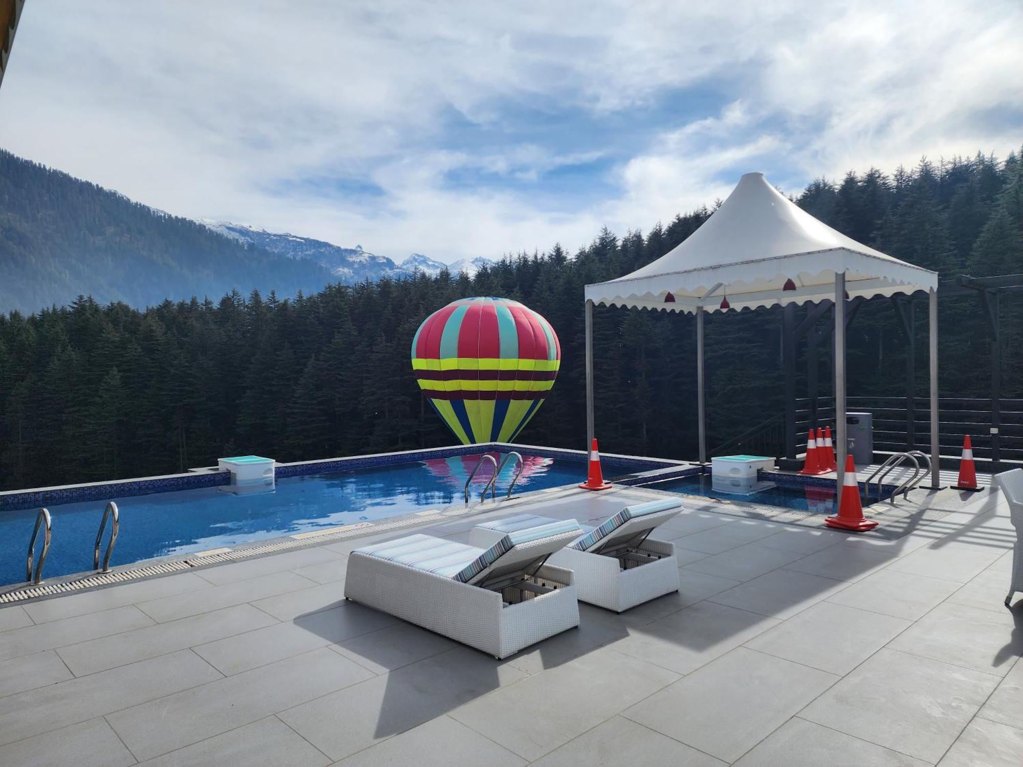 The Orchard Greens Resort - A Centrally Heated Property Manāli Esterno foto