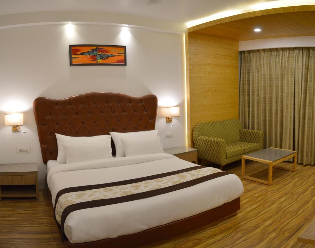 The Orchard Greens Resort - A Centrally Heated Property Manāli Esterno foto