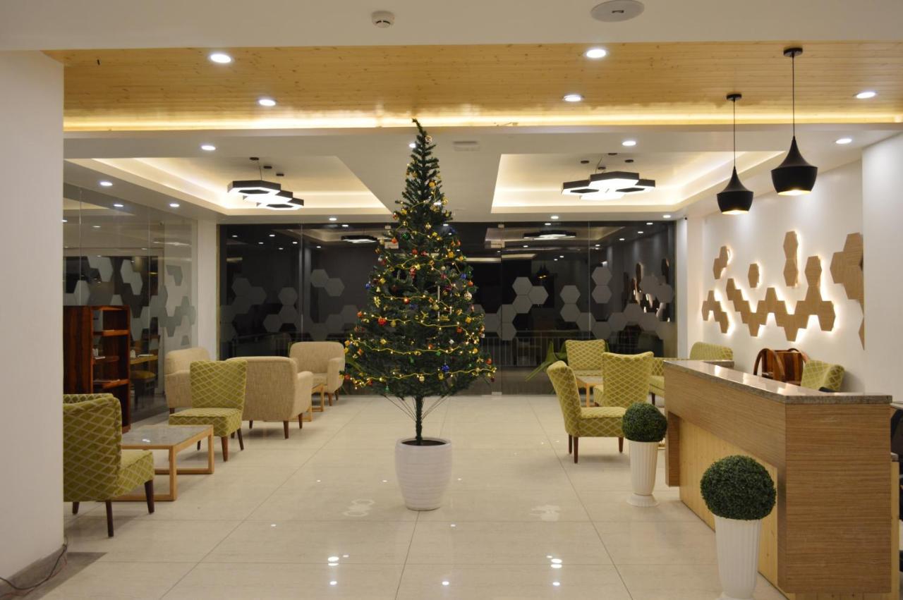 The Orchard Greens Resort - A Centrally Heated Property Manāli Esterno foto